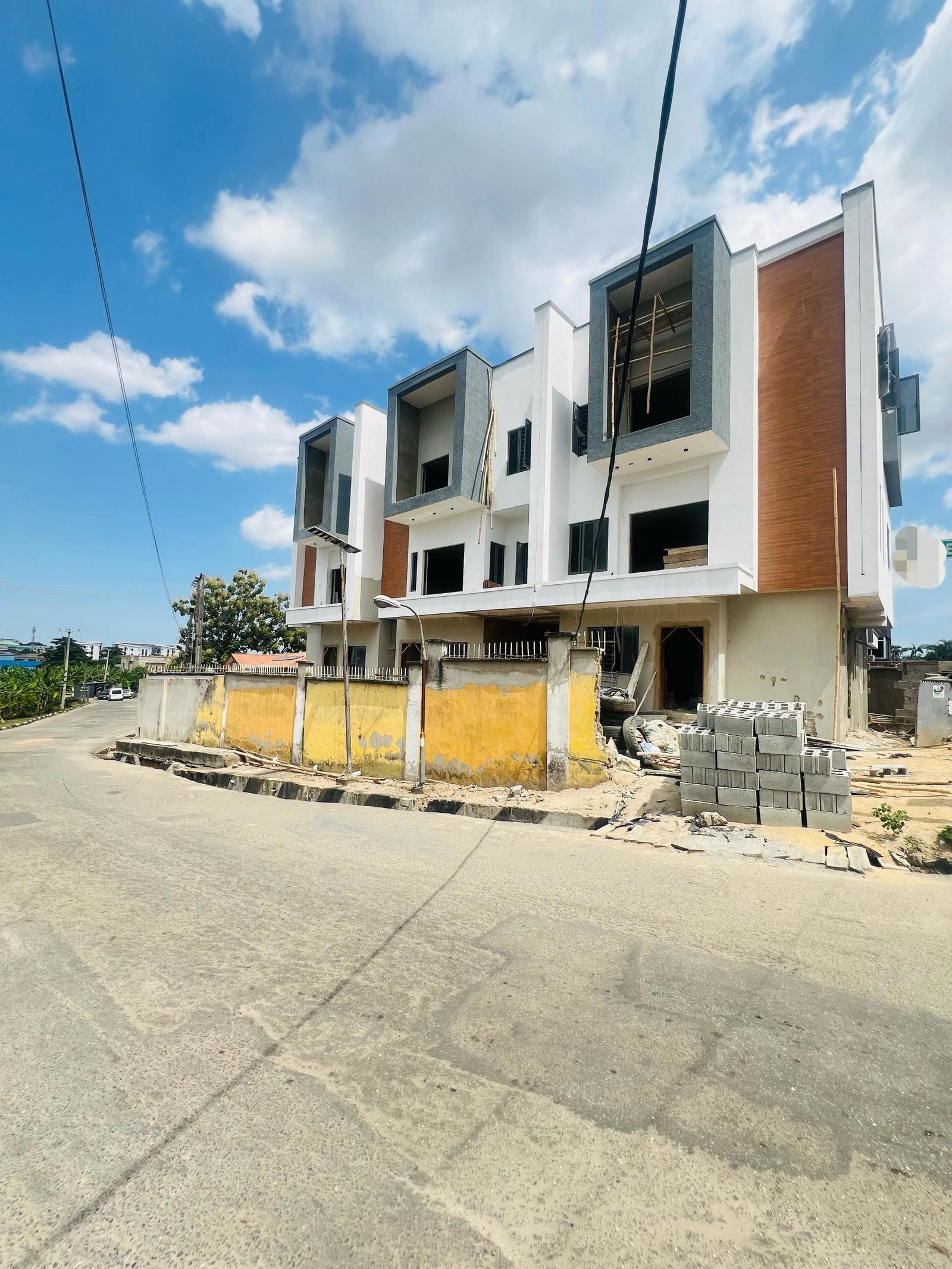 5 BEDROOM DETACHED DUPLEX WITH SWIMMING POOL, BQ